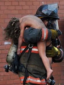 firefighter-saves-young-girl