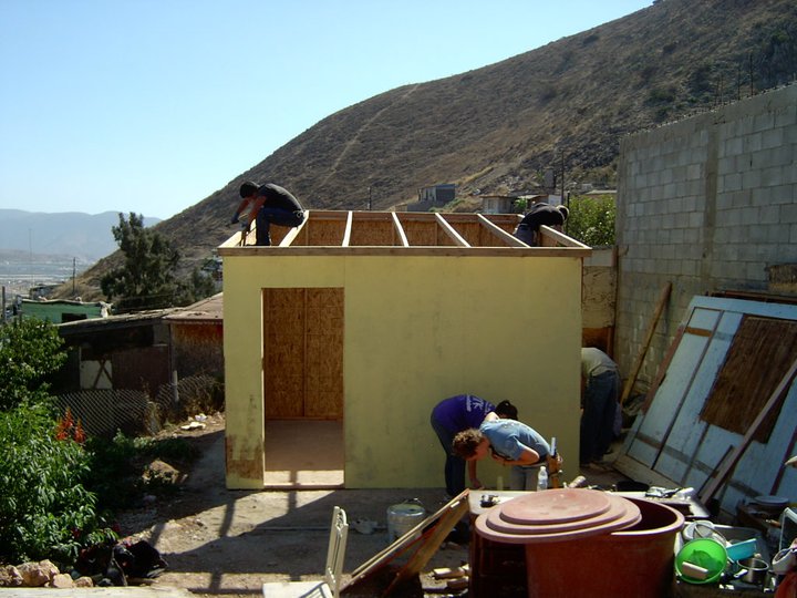Tijuana House Building Volunteers
