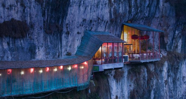 Restaurant near Sanyou Cave above the Chang Jiang river, Hubei , China